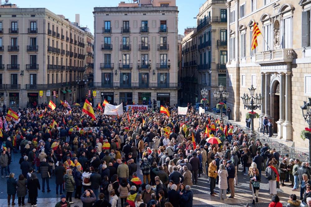 Unas 500 personas protestan en Barcelona contra la Unas