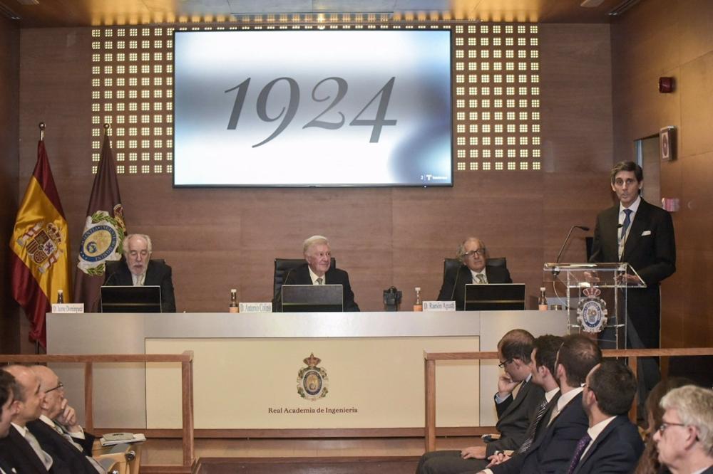 El presidente de Telefónica, José María Álvarez Pallete, da un discurso tras recibir en nombre de la empresa la distinción El