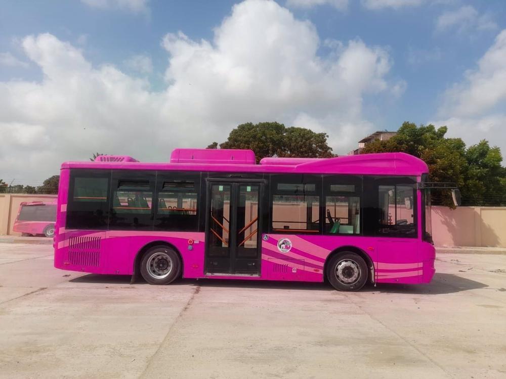 Le Pakistan lancera le premier bus public exclusivement réservé aux femmes à Karachi le 1er février.