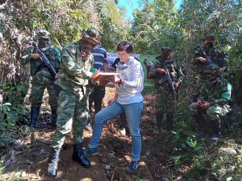 Zwei ehemalige FARC-Guerillas, die vom Clan del Golfo entführt wurden, kommen frei