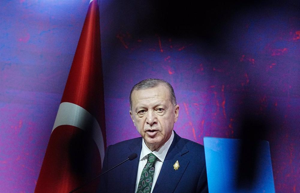 Erdogan defends legality of his presidential candidacy in the face of opposition criticism