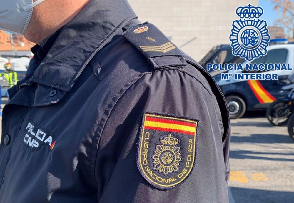 Detenido tras agredir a dos policías e intentar estrangular a uno de ellos en Sevilla