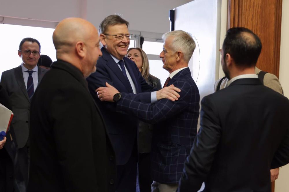 El presidente de la Generalitat, Ximo Puig, asiste a la entrega de los los Premis Valencians de la Cadena Alimentària El