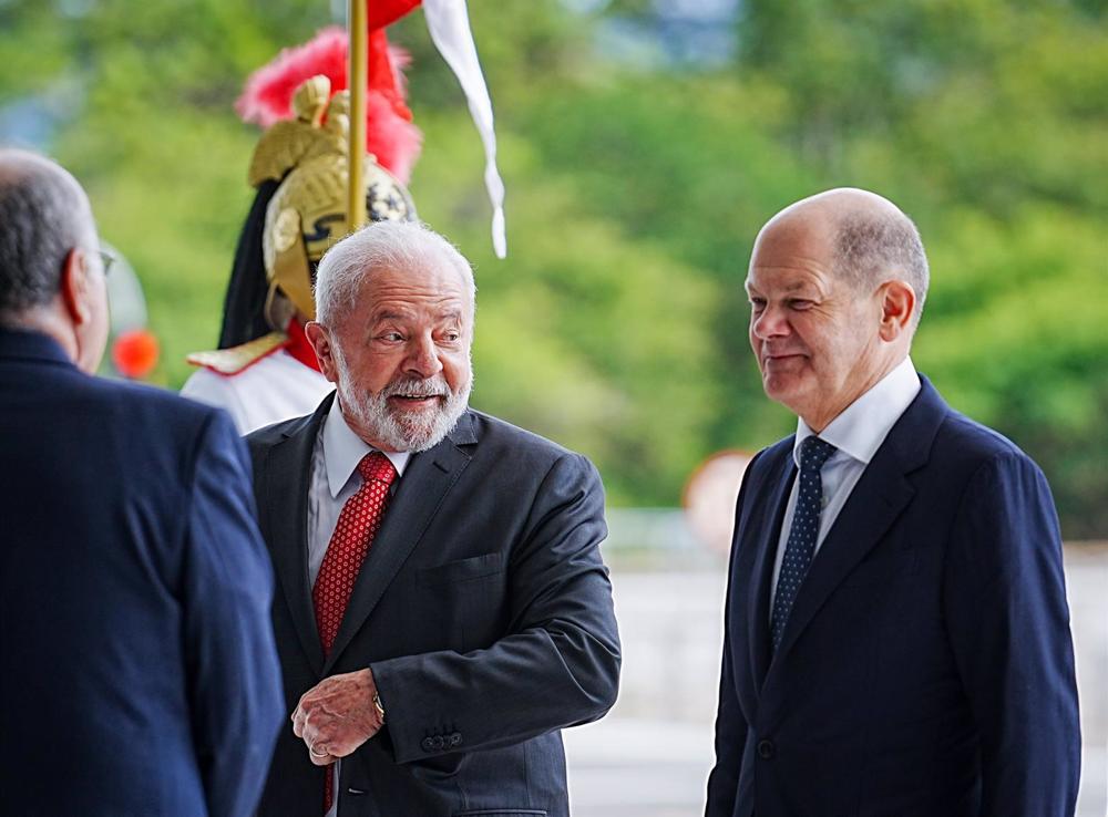 Der brasilianische Präsident Luiz Inácio Lula da Silva empfängt Bundeskanzler Olaf Scholz in Brasilia. Der