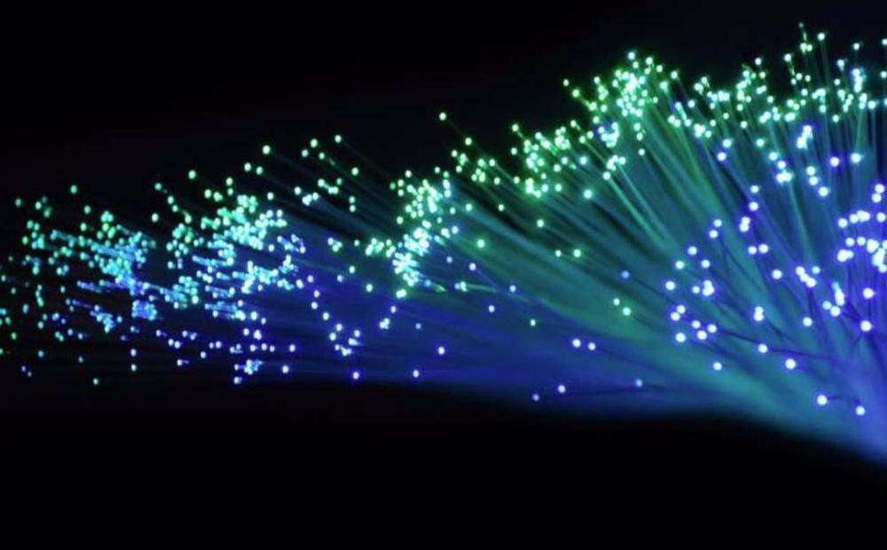 Archivo - Fibra óptica Archivo