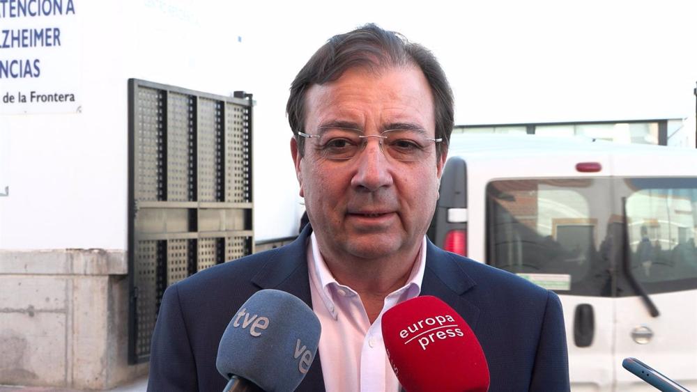 El presidente de la Junta de Extremadura, Guillermo Fernández Vara, en declaraciones a los medios de comunicación El