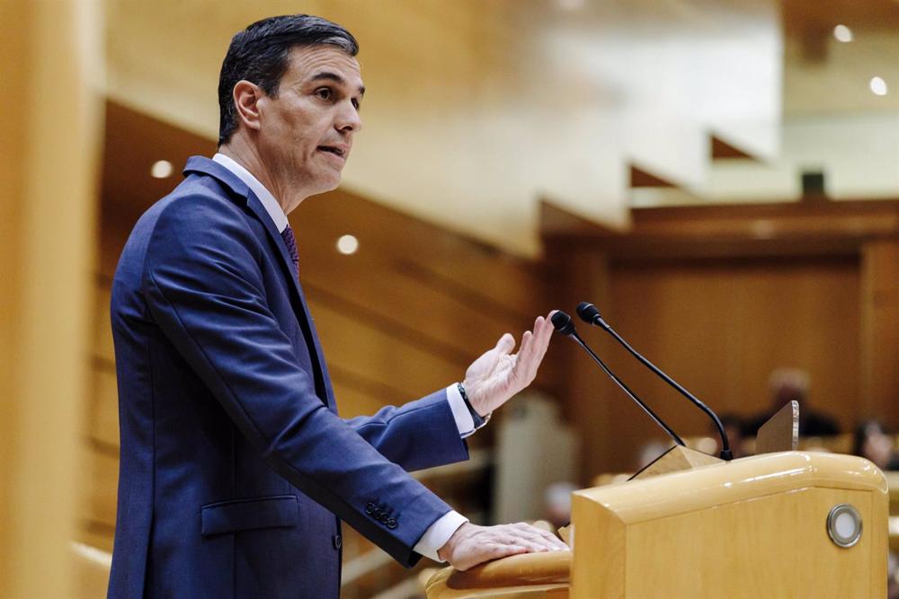 El presidente del Gobierno, Pedro Sánchez, comparece en un pleno del Senado, a 31 de enero de 2023, en Madrid (España). Esta comparecencia es la primera de este año que ha confrontado a Sánchez y al líder del PP, Alberto Núñez Feijóo. Sánchez ha informado El