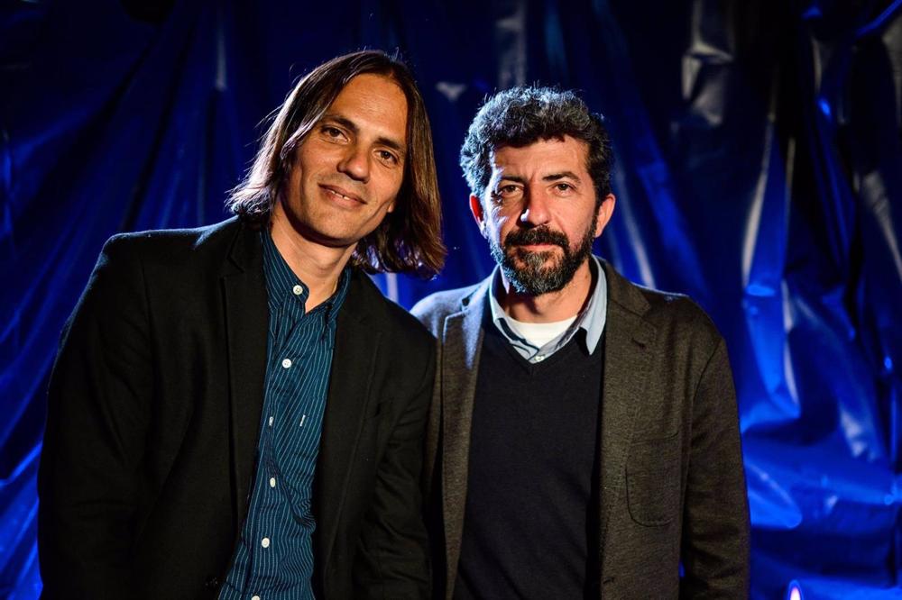 Los cineastas Rafa Cobos y Alberto Rodríguez (de izquierda a derecha). Los