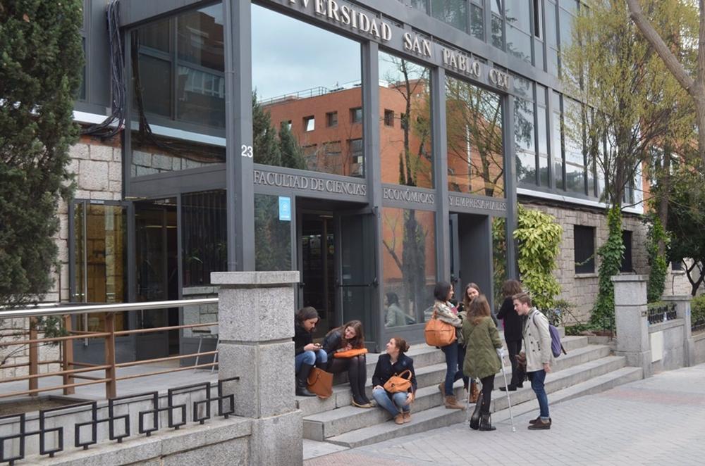 Archivo - Facultad Ciencias Económicas de la Universidad CEU San Pablo Archivo
