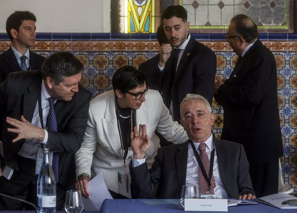 La Cour suprême de Colombie confirme qu’elle n’enquêtera pas sur Uribe pour avoir acheté des votes pour Duque.