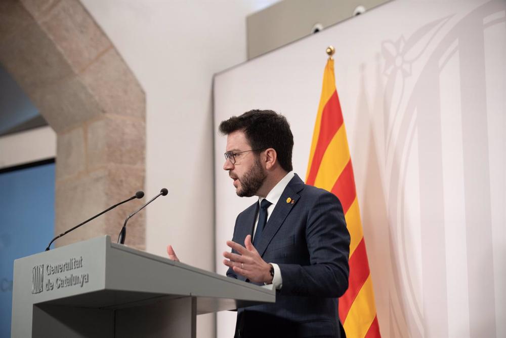 El presidente de la Generalitat, Pere Aragonès, comparece en el Palau de la Generalitat, a 26 de enero de 2023, en Barcelona, Catalunya (España). Pere Aragonès ha anunciado que el Govern ha aceptado el proyecto de la B-40 El