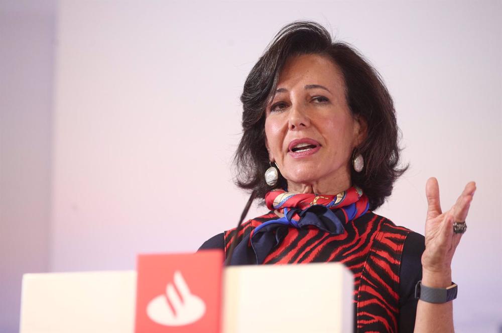 Archivo - La presidenta del Banco Santander, Ana Botín durante la presentación de los resultados correspondientes al ejercicio 2019, en la Ciudad Grupo Santander, en Boadilla del Monte/Madrid (España), a 29 de enero de 2020. Archivo