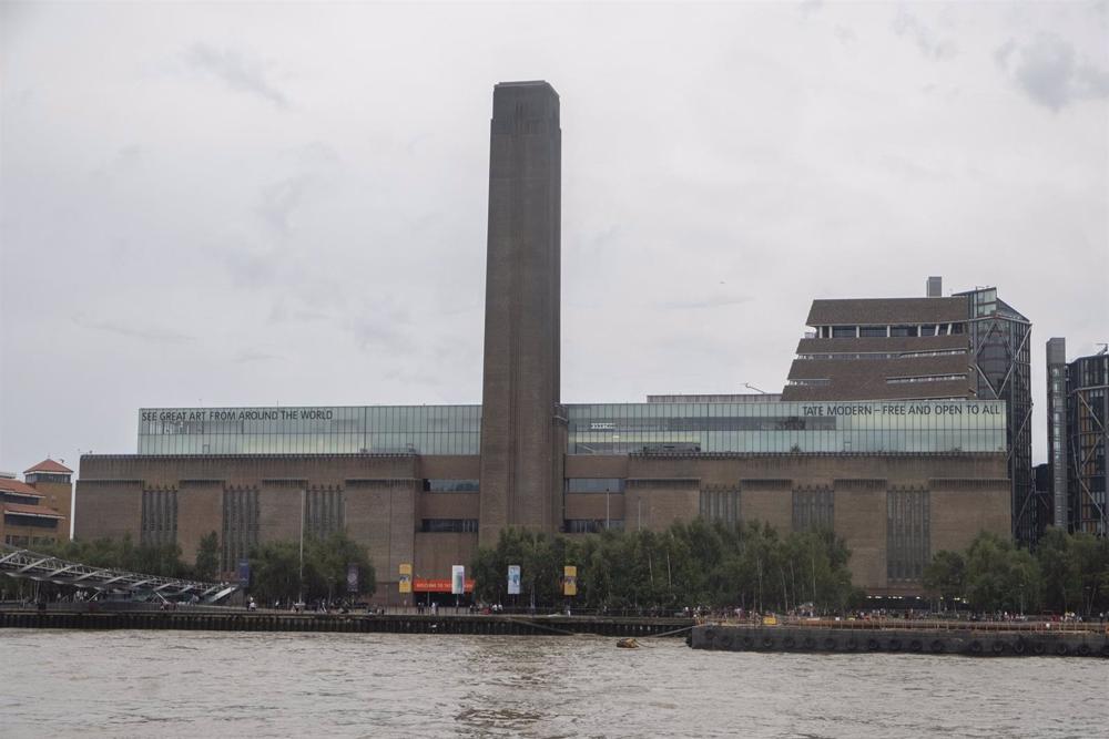 Archiv - Gesamtansicht der Tate Modern in London Archiv