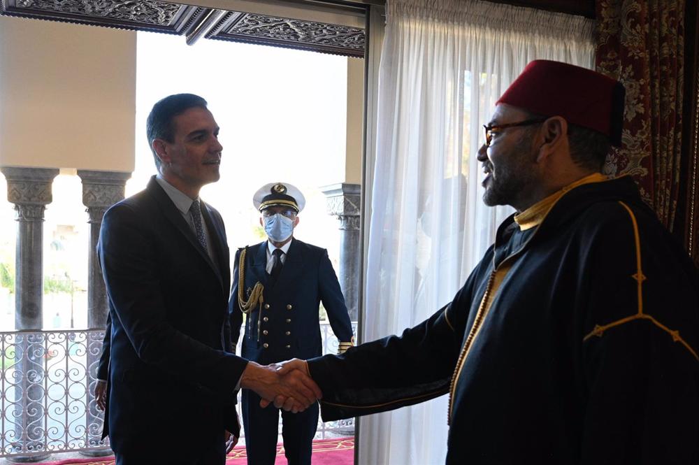 Archivo - El presidente del Gobierno, Pedro Sánchez, durante su reunión con el Rey Mohamed VI en Rabat Archivo