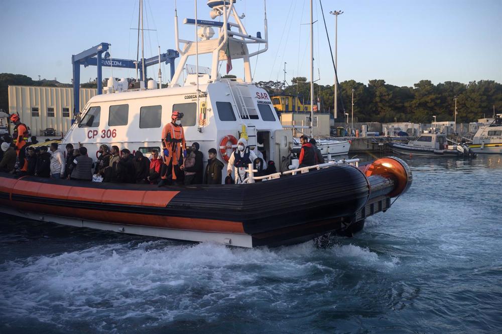 Archives - Déplacement des migrants à Roccella Ionica, Italie Archives