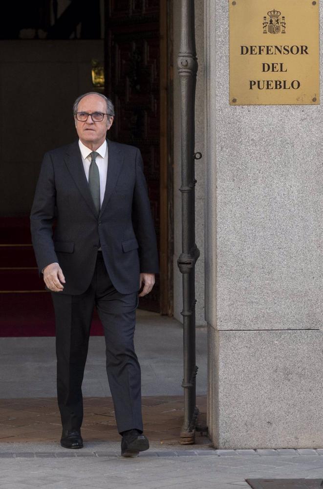 El Defensor del Pueblo, Ángel Gabilondo, a su llegada a la sede del Defensor del Pueblo para conmemorar el 40 aniversario de la institución, a 9 de enero de 2023, en Madrid (España). La visita del Rey se enmarca dentro de la celebración del 40 aniversario El