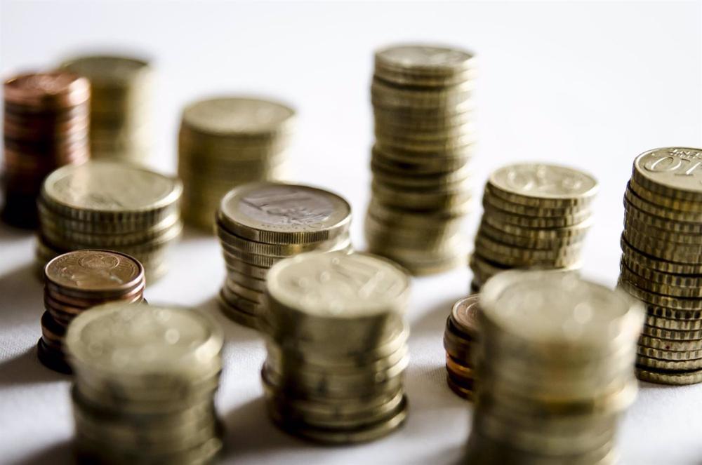 Archivo - Monedas, moneda, billete, billetes,euro ,euros, capital, efectivo, metálico, riqueza Archivo