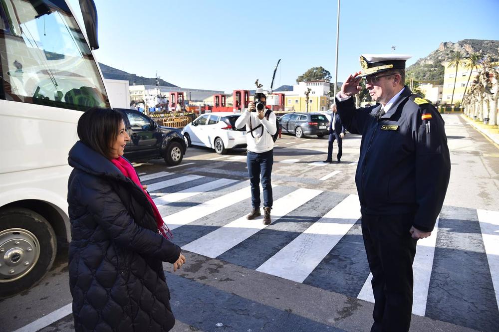 La ministra de Defensa, Margarita Robles, a su llegada a Navantia, a 30 de enero de 2023, en Cartagena, Murcia (España). La