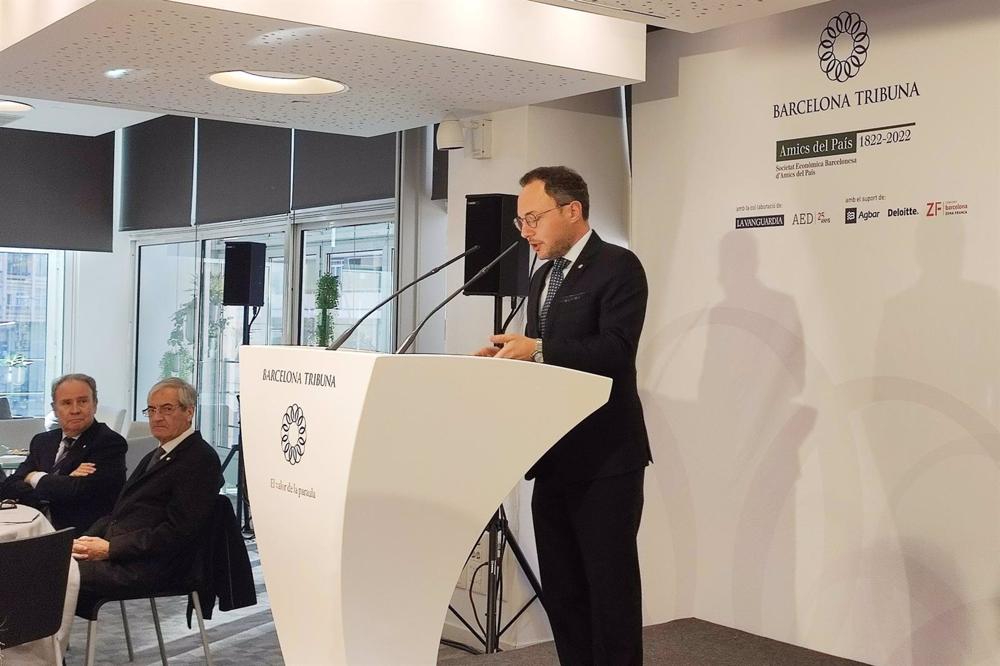 Le chef du gouvernement andorran, Xavier Espot, lors d'une conférence à Barcelone. Le