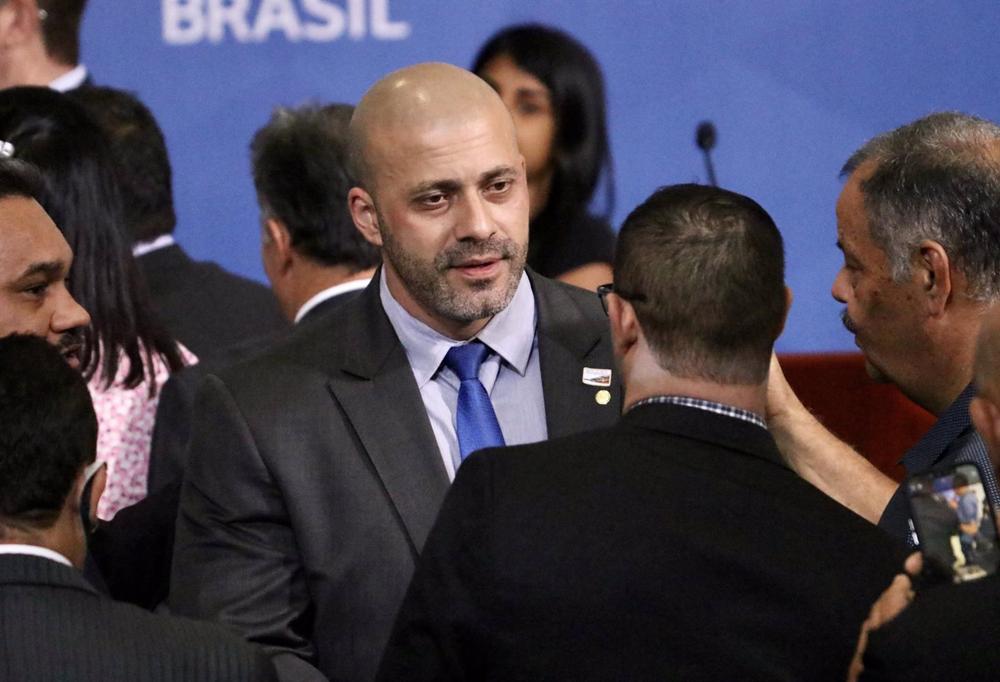 Brazilian Federal Police arrests a former pro-Bolsonarist congressman for reiterating his attacks on institutions