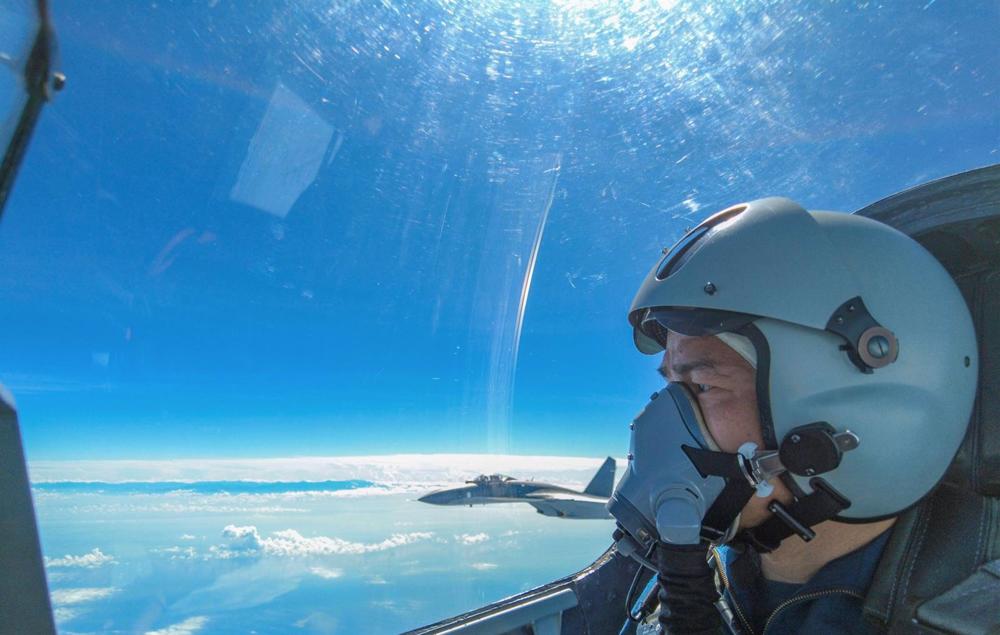 Kampfflugzeuge der Chinesischen Volksbefreiungsarmee (PLA) Eastern Theatre Command führen während gemeinsamer Kampfübungen um die Insel Taiwan Operationen durch, 7. August 2022. Kampfflugzeuge