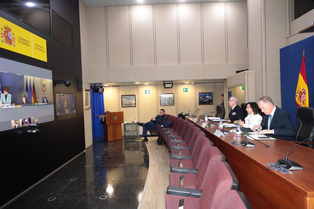 La ministra de Defensa, Margarita Robles, en la reunión por videoconferencia para coordinar el envío de material militar a Ucrania La