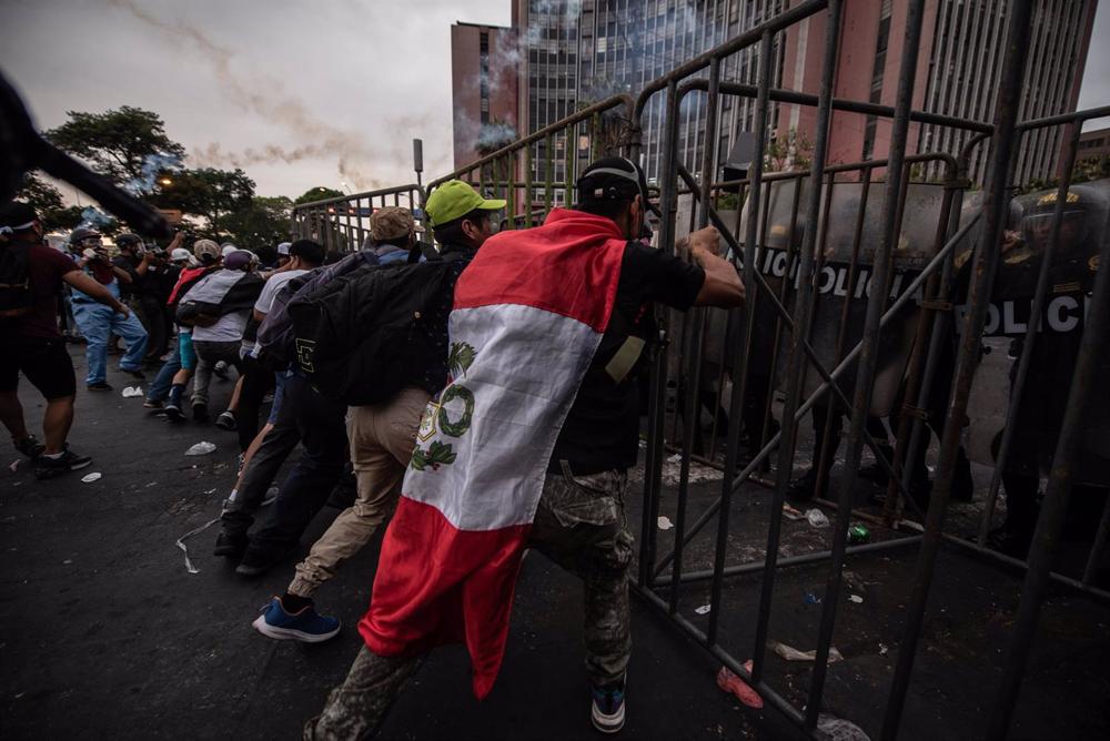 Violent demonstrations in Peru Violent
