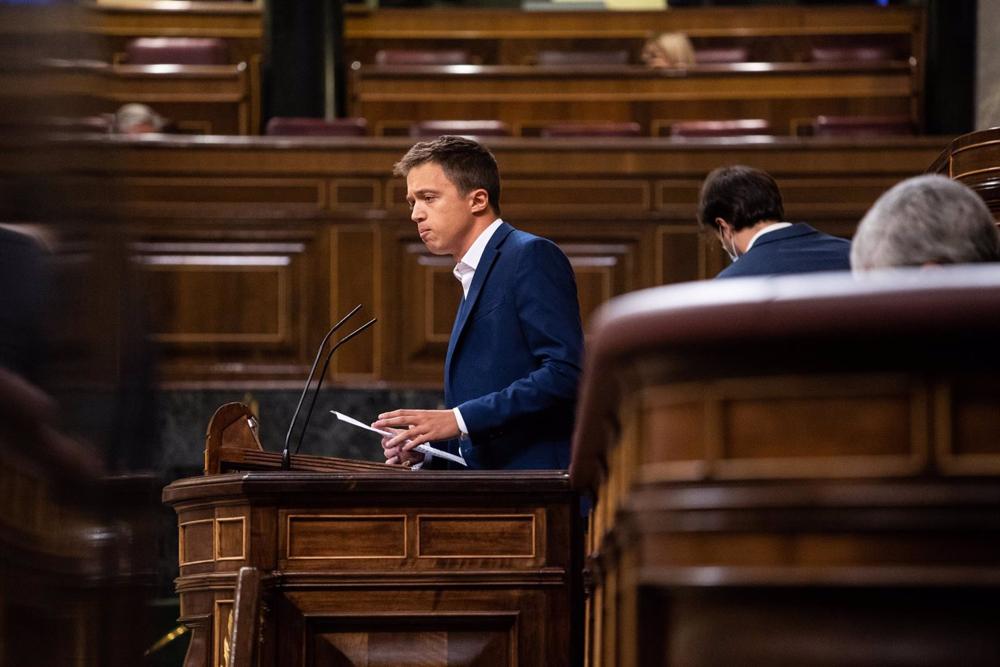 Archivo - El líder de Más País, Íñigo Errejón, interviene en una sesión plenaria en el Congreso de los Diputados. Archivo
