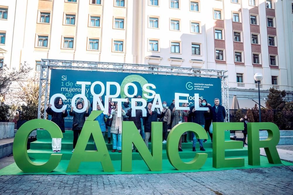 La Aecc hace un llamamiento durante un encuentro con motivo del Día Mundial contra el Cáncer en la Plaza Margaret Thatcher, a 4 de febrero de 2023, en Madrid (España). La