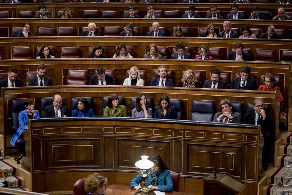 (Fila abajo) (I-D) La ministra portavoz del Gobierno, Isabel Rodríguez; el ministro de Cultura, Miquel Iceta; la ministra de Sanidad, Carolina Darias; la ministra de Ciencia e Innovación, Diana Morant; la ministra de Derechos Sociales y Agenda 2030, Ione (Fila