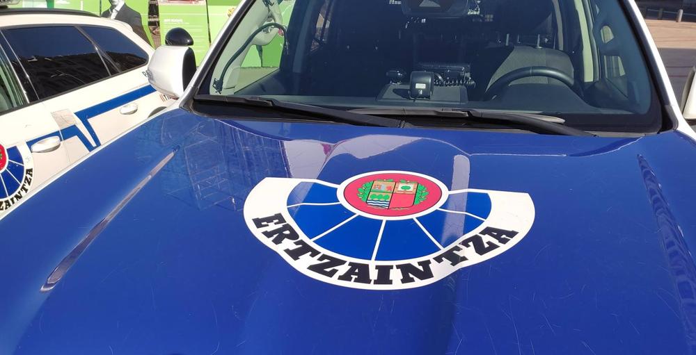 Coche patrulla de la Ertzaintza Coche