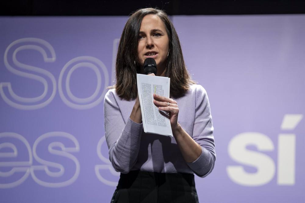 La secretaria general de Podemos y ministra de Derechos Sociales y Agenda 2030, Ione Belarra, interviene durante el acto '¿Consentiste o no? Solo sí es sí', en el Círculo de Bellas Artes, a 5 de febrero de 2023, en Madrid, (España). La