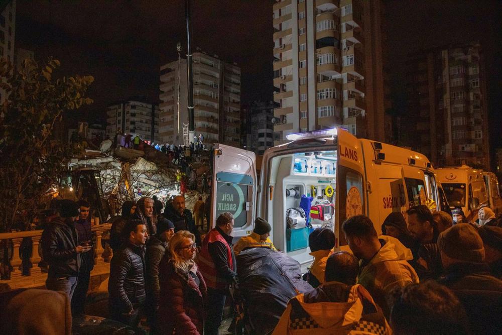 Search for victims after earthquake in Turkish city of Adana Search