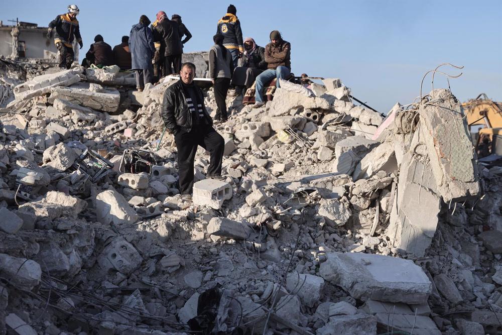 A Turquia emprega 28.000 soldados para reforçar a segurança nas zonas afectadas pelo terramoto