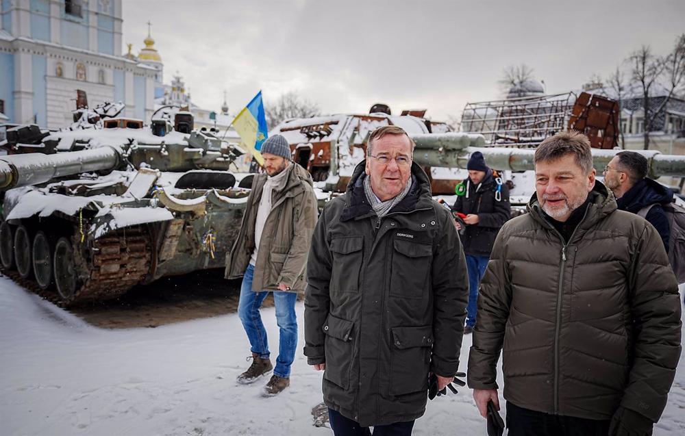 Pistorius anuncia 178 tanques Leopard 1 a serem enviados para a Ucrânia durante visita surpresa a Kiev
