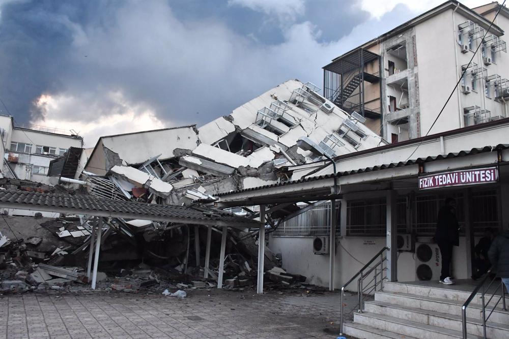La Pologne envoie des secouristes dans les zones touchées par le tremblement de terre en Turquie