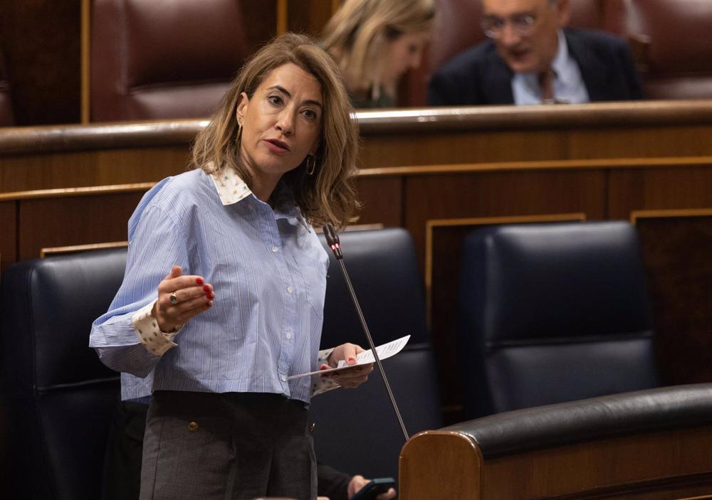 Archivo - La ministra de Transportes, Movilidad y Agenda Urbana, Raquel Sánchez, interviene durante una sesión plenaria en el Congreso de los Diputados, a 14 de diciembre de 2022, en Madrid (España). El PP ha aprovechado la sesión de control al Gobierno e Archivo