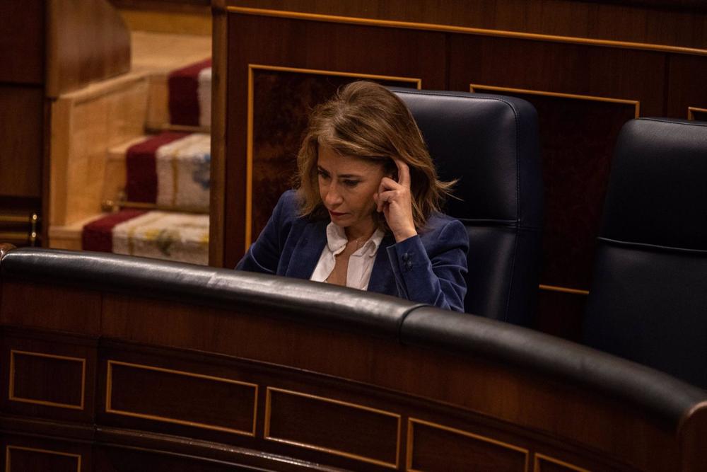La ministra de Transporte, Movilidad y Agenda Urbana, Raquel Sánchez, durante una sesión de control al Gobierno, en el Congreso de los Diputados, a 8 de febrero de 2023, en Madrid (España). Durante las sesión de control al Gobierno, Sánchez responde a pre La
