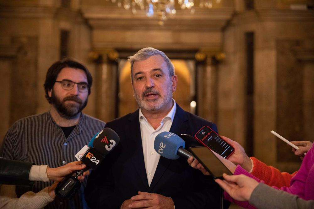 El candidato del PSC a la alcaldía de Barcelona, Jaume Collboni, en declaraciones a los periodistas. El