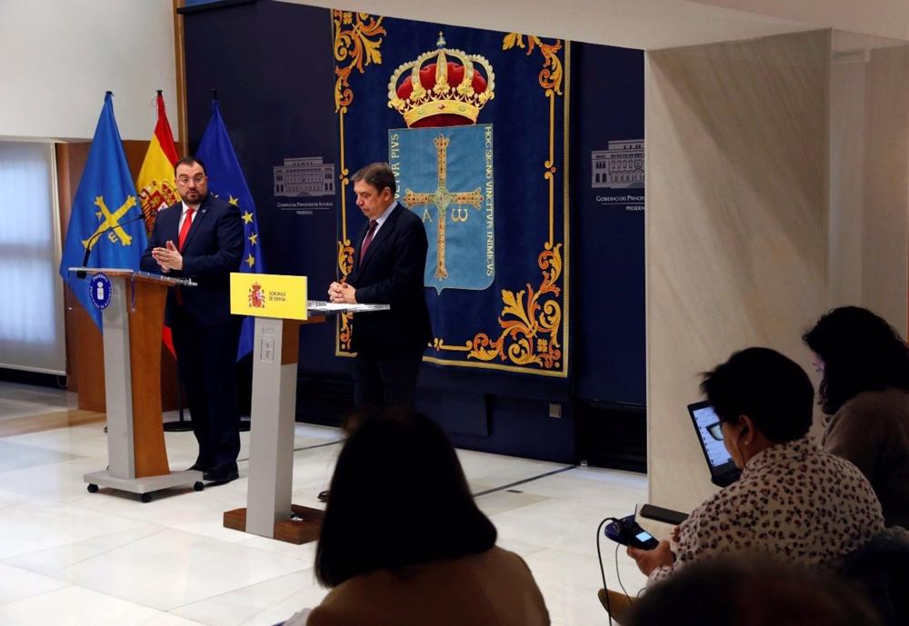 Rueda de prensa de Adrián Barbón y Luis Planas en Oviedo. Rueda