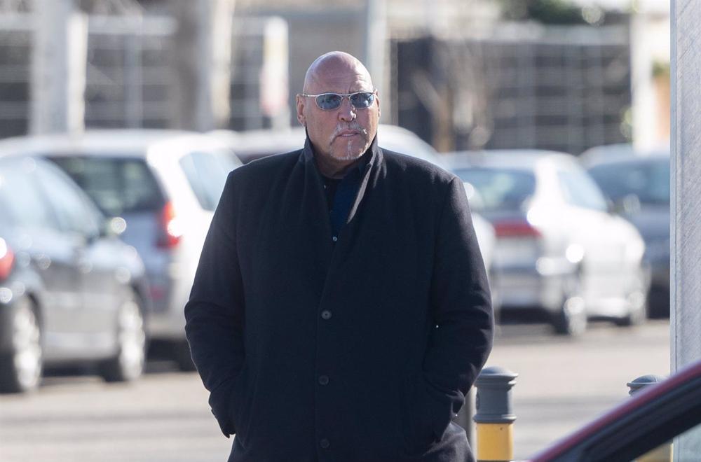 Frank Hannebuth, líder del grupo en Hannover y considerado como uno de los principales dirigentes de los 'Hells Angels' en Europa, a salida del juicio en la Audiencia Nacional de San Fernando de Henares, a 23 de enero de 2023, en San Fernando de Henares, Frank