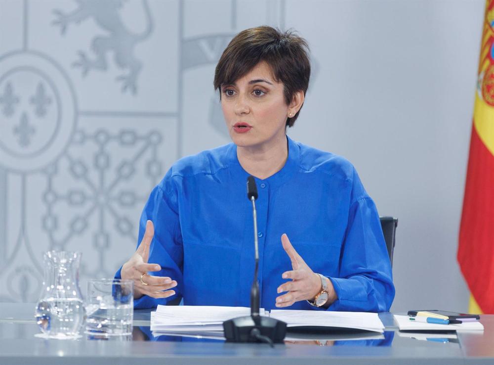 La ministra Portavoz, Isabel Rodríguez, ofrece una rueda posterior a la reunión del Consejo de Ministros, en el Palacio de la Moncloa, a 7 de febrero de 2023, en Madrid (España). La