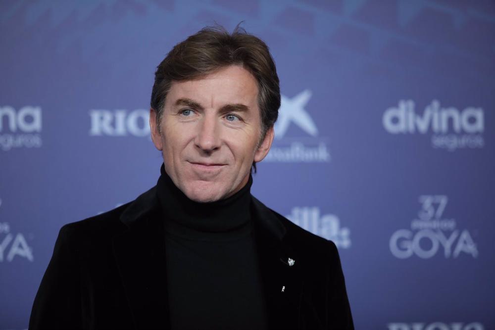 El actor Antonio de la Torre posa en la alfombra roja previa a la gala de la 37 edición de los Premios Goya, en el Palacio de Congresos y Exposiciones FIBES, a 11 de febrero de 2023, en Sevilla, Andalucía (España). La Academia celebra la calidad del cine El