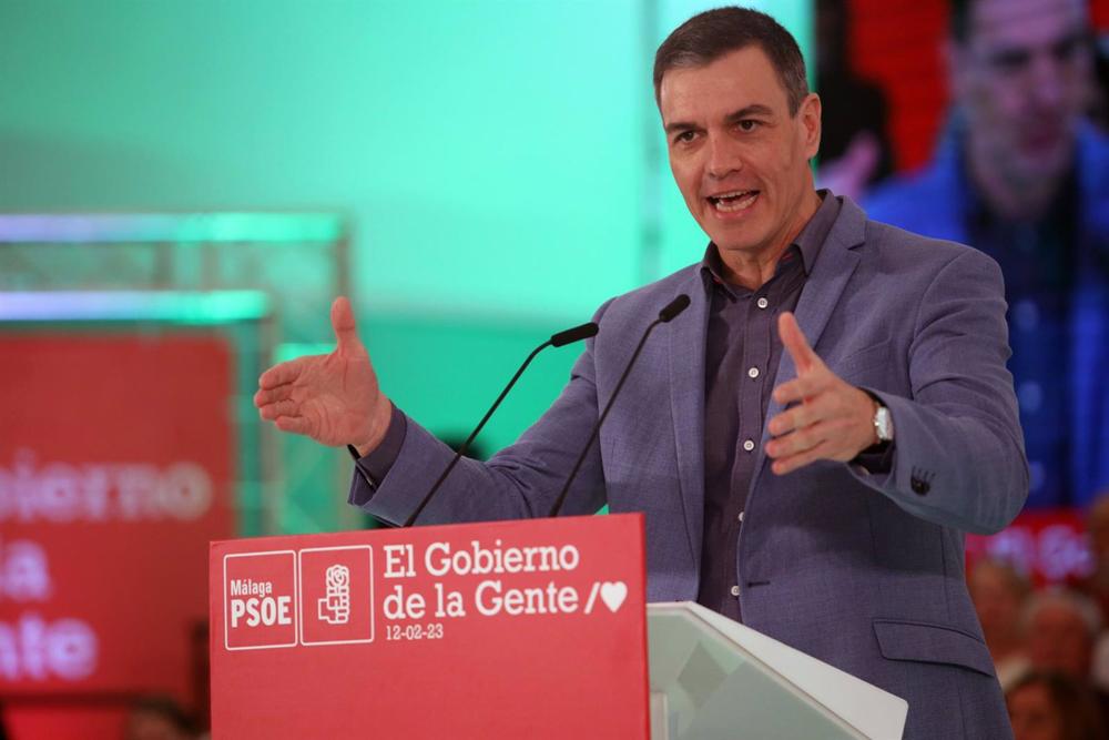 El presidente del Gobierno de España y secretario general del PSOE, Pedro Sánchez, interviene durante el acto de presentación de la candidatura del secretario general del PSOE de Málaga, Daniel Pérez en el Hotel NH Málaga El