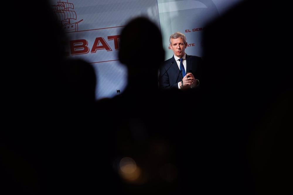 El presidente de la Xunta de Galicia y líder del Partido Popular gallego, Alfonso Rueda, interviene durante el foro de conversación de ‘El Debate’, en el Hotel Four Seasons, a 14 de febrero de 2023, en Madrid (España). Durante la tercera edición de ‘El De El