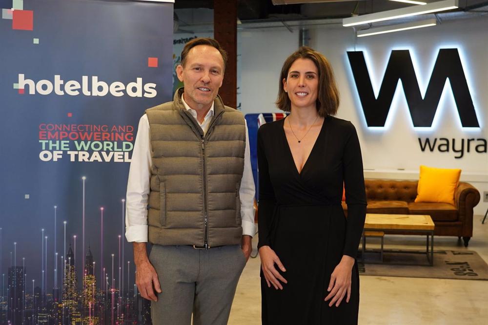 El consejero delegado de Hotelbeds, Nicolas Huss, y la directora de Telefónica Open Innovation, Irene Gómez Luque El