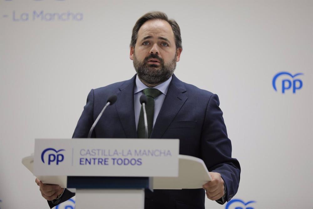 El presidente del PP Paco Núñez en rueda de prensa El