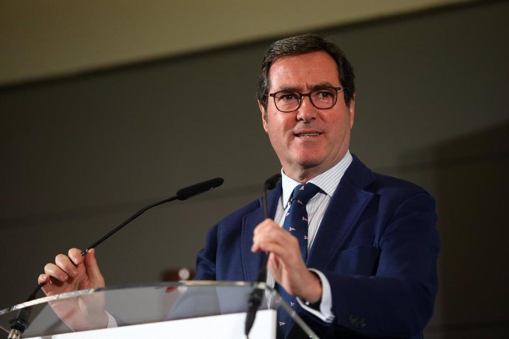 El presidente de CEOE, Antonio Garamendi, en un encuentro informativo El