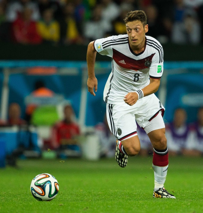 Mesut Özil verkündet seinen Rücktritt vom Fußball