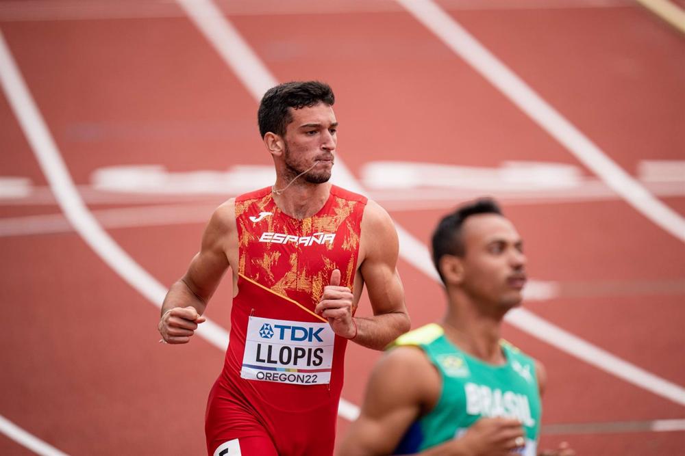 Archivo - El atleta español Enrique Llopis, en la primera ronda de los 110 metros vallas durante el Campeonato del Mundo de atletismo al aire libre, a 16 de julio de 2022 en Eugene, Oregón, Estados Unidos. Archivo
